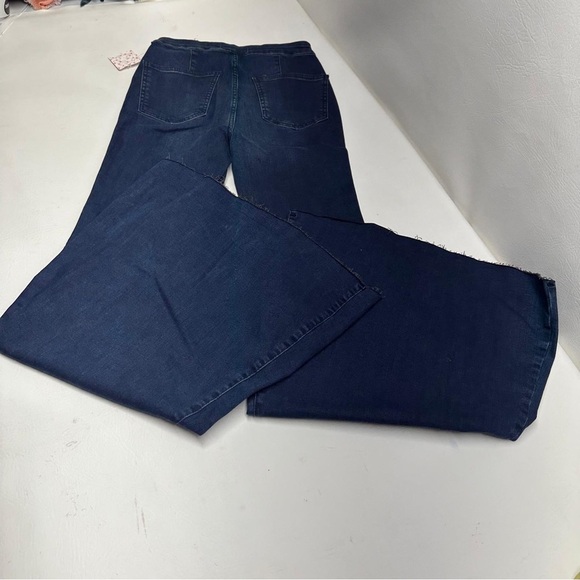 Free people we the free blue midnight Women's Blue Flared Jeans size 29 nwt - Picture 9 of 10